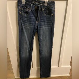 American eagle
Dark wash denim straight leg jeans
Size 6  ladies